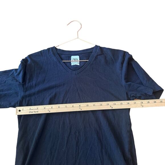 Zara Regular Fit V-Neck Black Tee size small - Picture 4 of 5